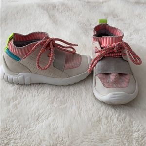 Zara barely used girls tennis shoes